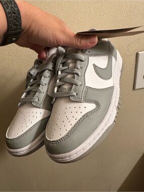 Nike Low-Top Sneakers in White and Light Gray